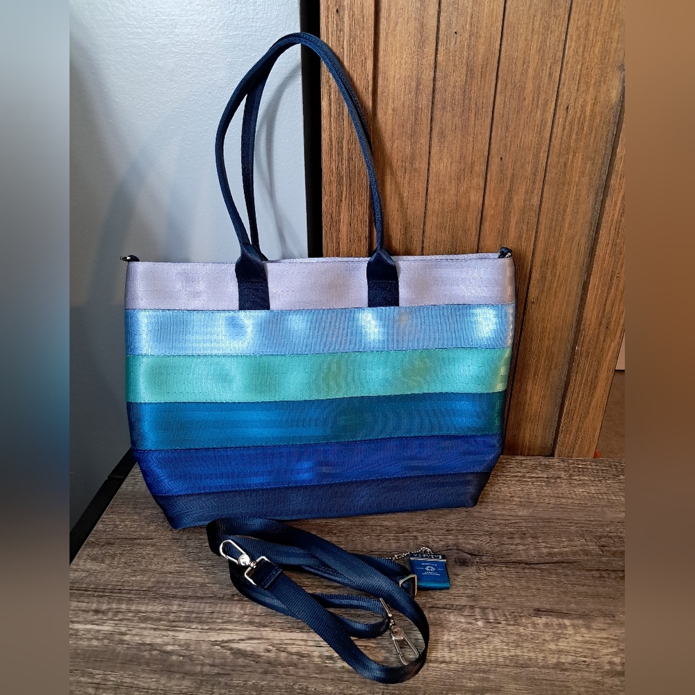 GUC Harveys Seatbelt Bag Seacycle Medium Streamline Tote